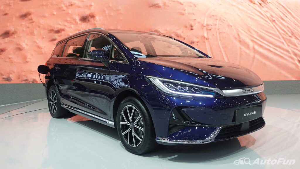 BYD M6