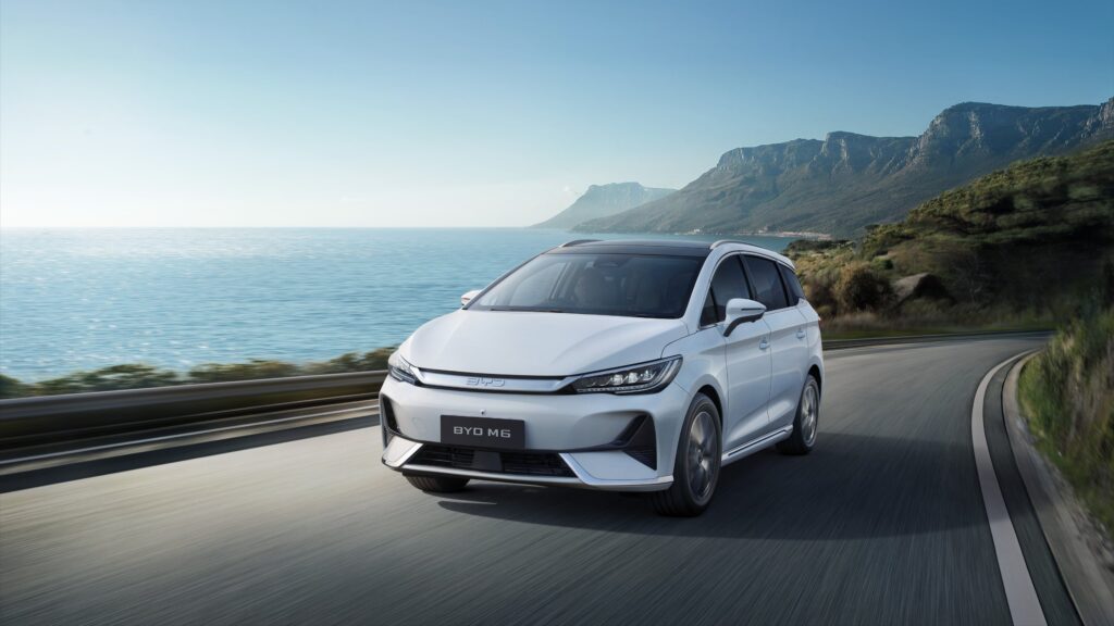 BYD M6 White