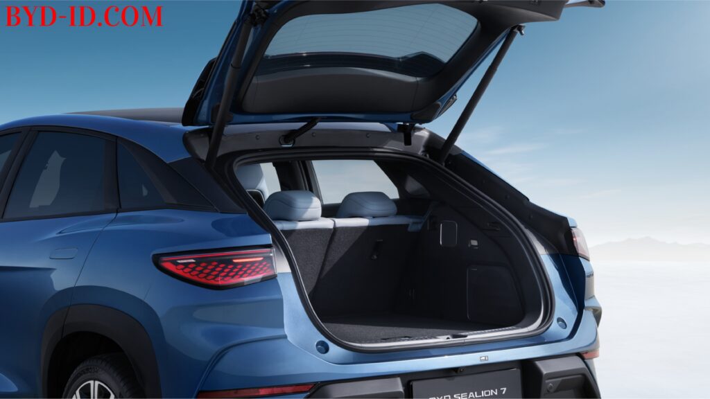 BYD Sealion 7 Trunk

